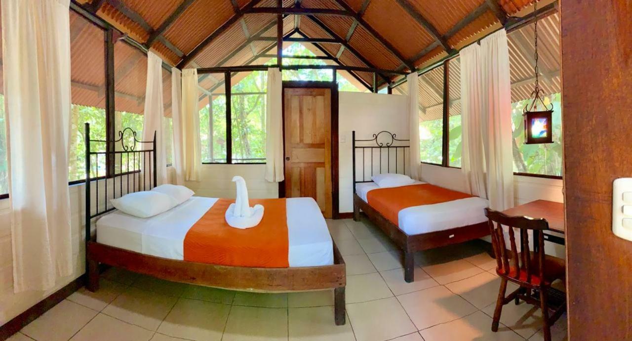 Rana Roja Lodge Tortuguero Eksteriør bilde